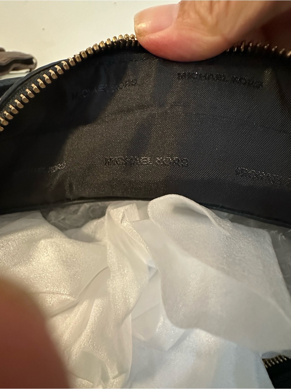 Michael Kors Genuine Leather Large Hobo Shoulder Bag Black Gold Tone EUC - Picture 11 of 16